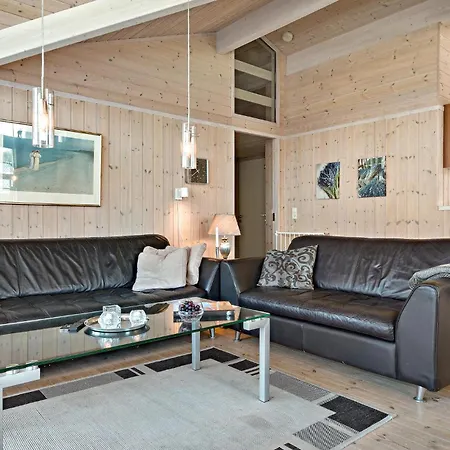 4 Bedroom Awesome In Juelsminde