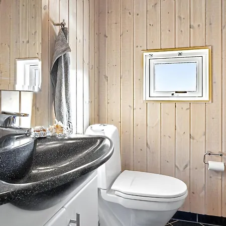 4 Bedroom Awesome In Juelsminde * Sonderby (Midtjylland)
