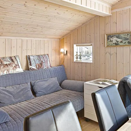 Dom wakacyjny 4 Bedroom Awesome In Juelsminde *